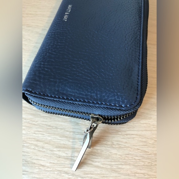 Matt & Nat Vegan Leather Wallet - Picture 15 of 15
